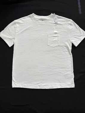 GAP Men White Short Sleeve Pocket Tee
